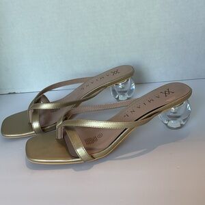 VAMIANI resort sandals
Lucite ball heel!
Size 10 women’s